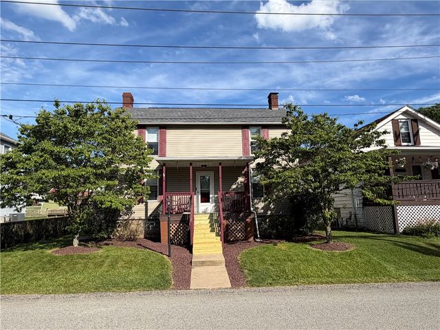 2067 Broadway Ave, Hempfield Twp, PA 15601