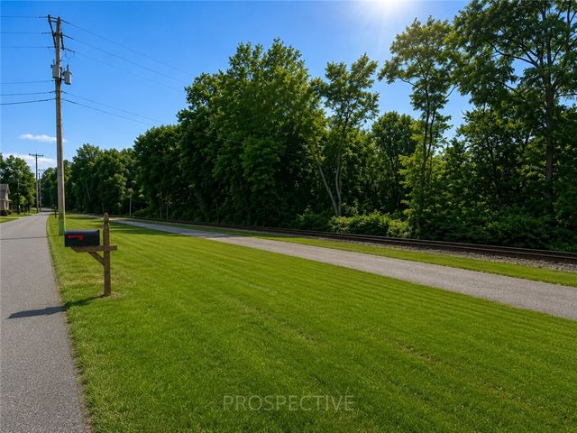 2067 Broadway Ave, Hempfield Twp, PA 15601