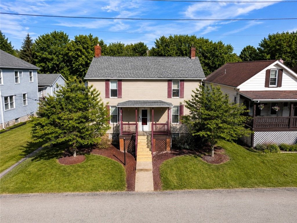 2067 Broadway Ave, Hempfield Twp, PA 15601