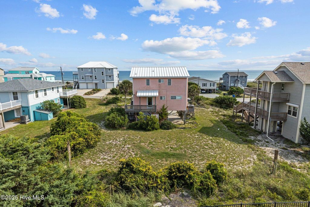 Image 40 of property listing at 1903 Emerald Drive, Emerald Isle, NC 28594