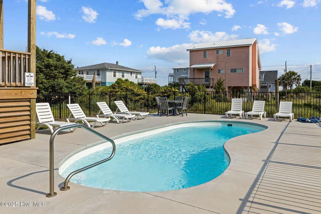 Image 46 of property listing at 1903 Emerald Drive, Emerald Isle, NC 28594