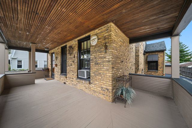 7246 N Oleander Avenue, Chicago, IL 60631