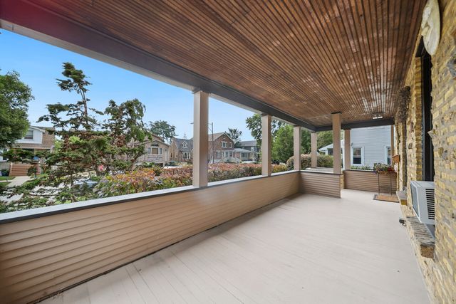 7246 N Oleander Avenue, Chicago, IL 60631