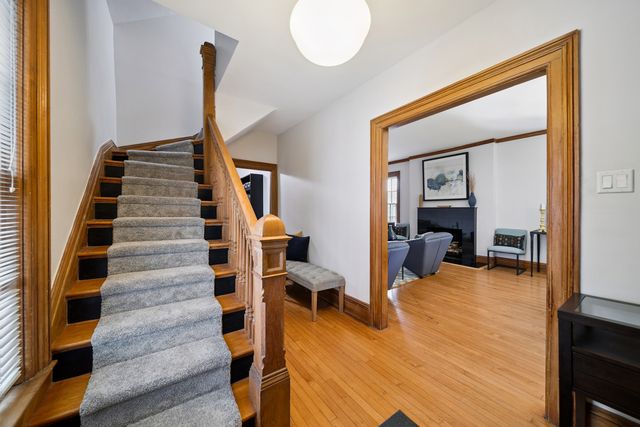 7246 N Oleander Avenue, Chicago, IL 60631