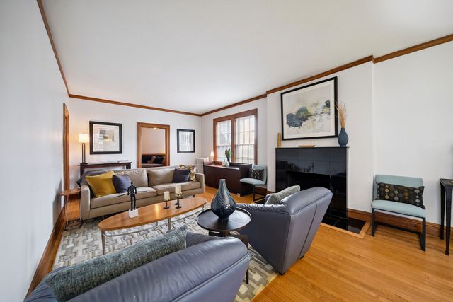 7246 N Oleander Avenue, Chicago, IL 60631