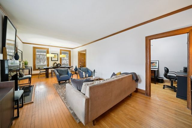 7246 N Oleander Avenue, Chicago, IL 60631