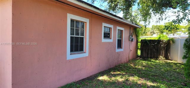 901 NE 160th Ter, North Miami Beach, FL 33162