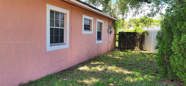 901 NE 160th Ter, North Miami Beach, FL 33162