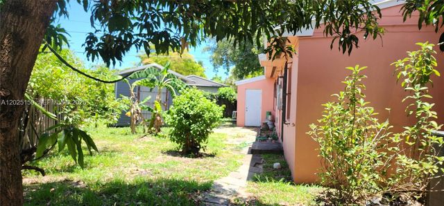 901 NE 160th Ter, North Miami Beach, FL 33162