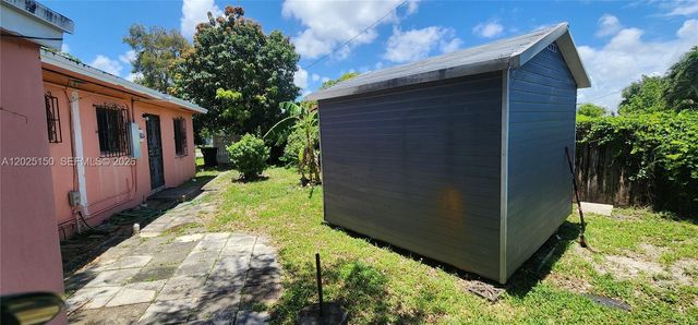 901 NE 160th Ter, North Miami Beach, FL 33162