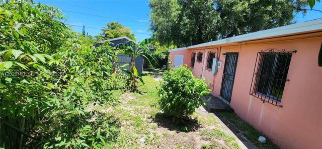 901 NE 160th Ter, North Miami Beach, FL 33162