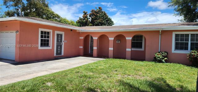 901 NE 160th Ter, North Miami Beach, FL 33162