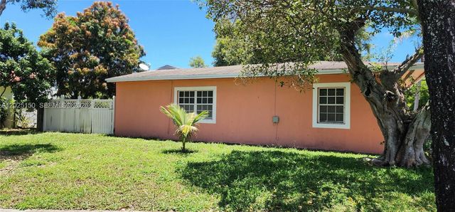 901 NE 160th Ter, North Miami Beach, FL 33162