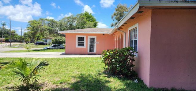 901 NE 160th Ter, North Miami Beach, FL 33162