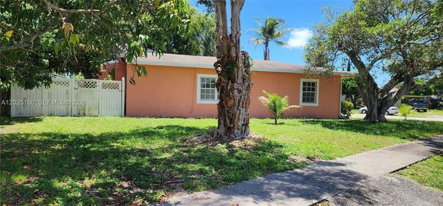 901 NE 160th Ter, North Miami Beach, FL 33162