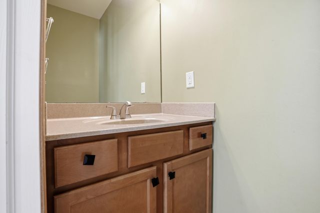 597 O'hagan Drive, Crown Point, IN 46307
