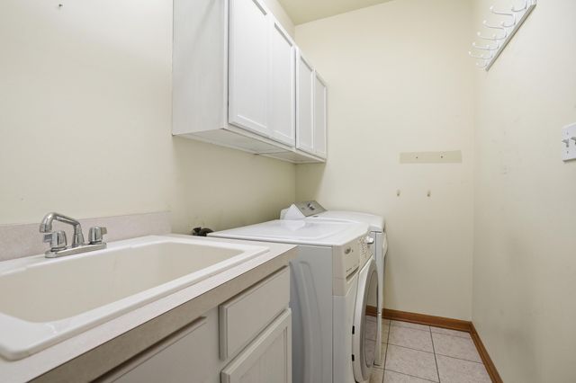 597 O'hagan Drive, Crown Point, IN 46307