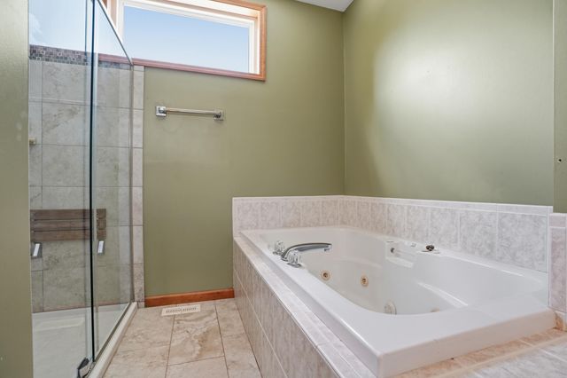 597 O'hagan Drive, Crown Point, IN 46307