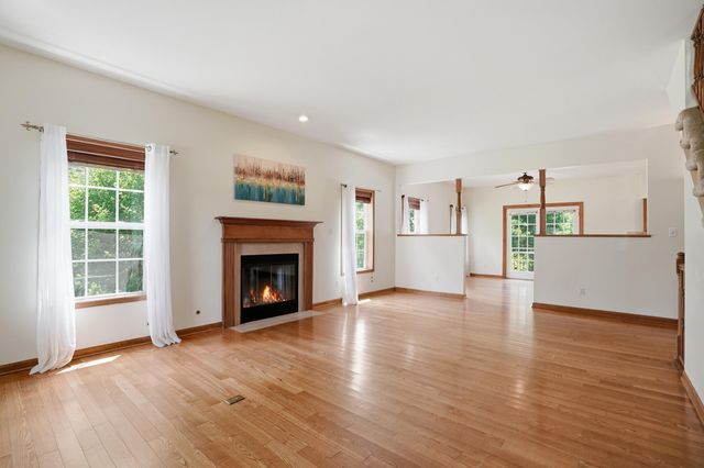 597 O'hagan Drive, Crown Point, IN 46307