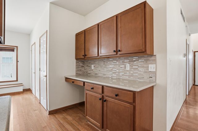 597 O'hagan Drive, Crown Point, IN 46307