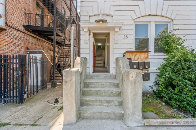 25 Whittier Street, Bridgeport, CT 06605