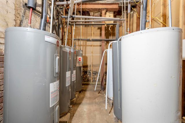 25 Whittier Street, Bridgeport, CT 06605