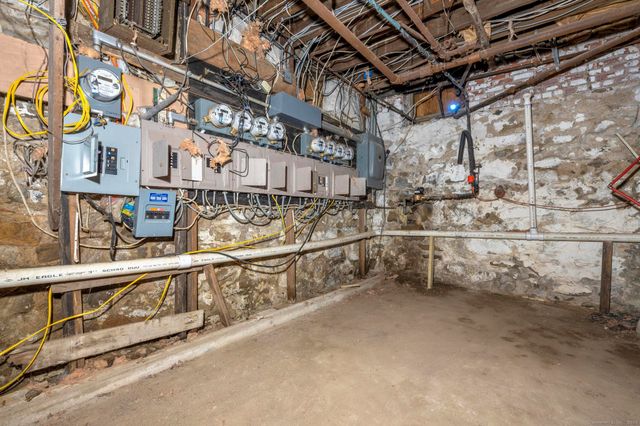 25 Whittier Street, Bridgeport, CT 06605