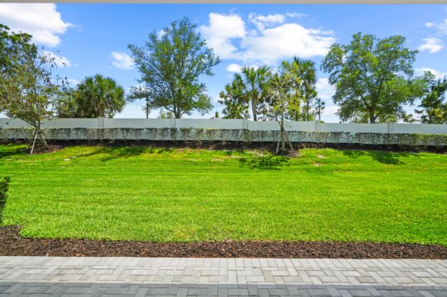 2752 SE Ashfield Drive, Port St. Lucie, Port St Lucie, FL 34984