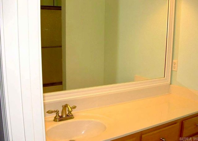 2705 mackenzie, Conway, AR 72034