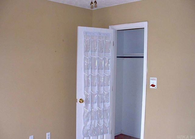 2705 mackenzie, Conway, AR 72034