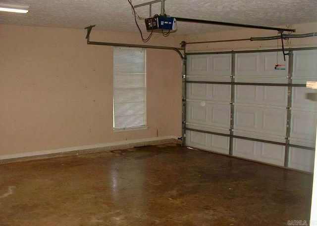 2705 mackenzie, Conway, AR 72034