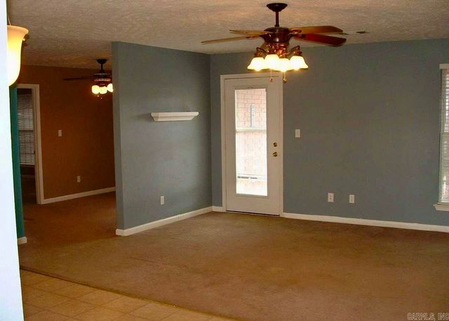 2705 mackenzie, Conway, AR 72034