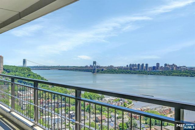 1 Horizon Road 1220, Fort Lee, NJ 07024