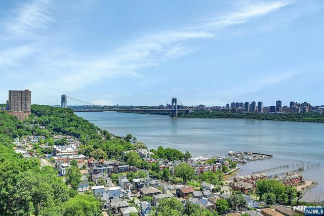1 Horizon Road 1220, Fort Lee, NJ 07024