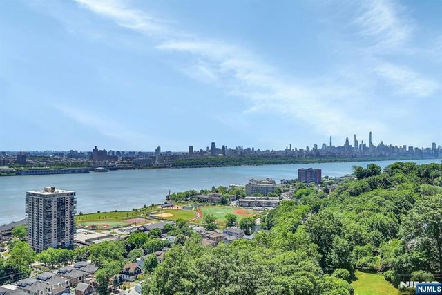 1 Horizon Road 1220, Fort Lee, NJ 07024