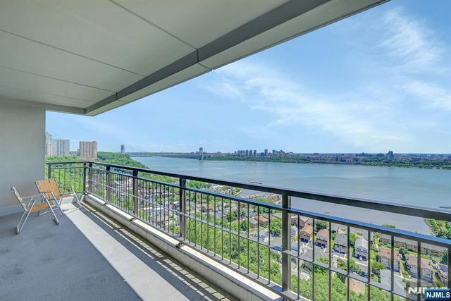 1 Horizon Road 1220, Fort Lee, NJ 07024