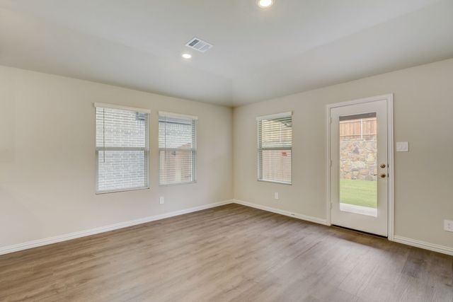 811 Easthill Drive, Princeton, TX 75071