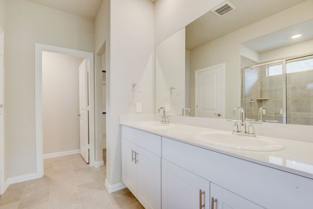 811 Easthill Drive, Princeton, TX 75071