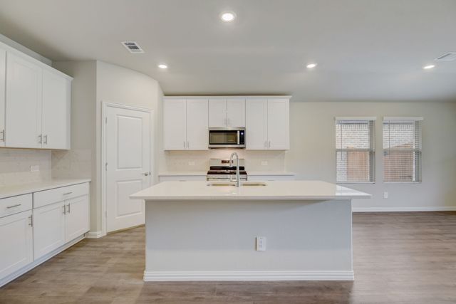 811 Easthill Drive, Princeton, TX 75071