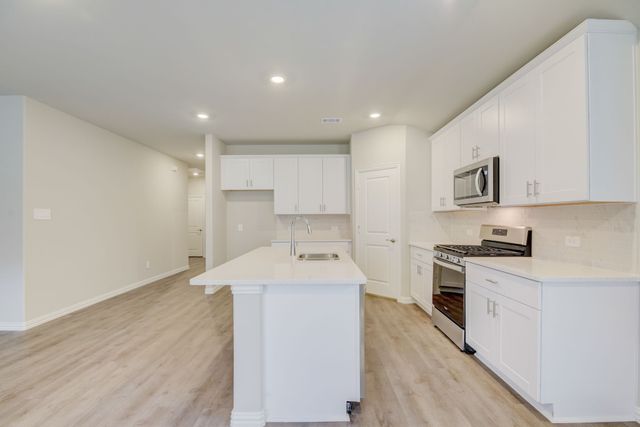 811 Easthill Drive, Princeton, TX 75071