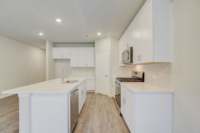 811 Easthill Drive, Princeton, TX 75071