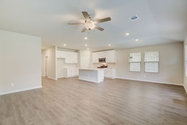 811 Easthill Drive, Princeton, TX 75071