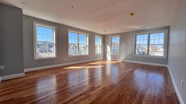 585 Washington St 301, Quincy, MA 02169