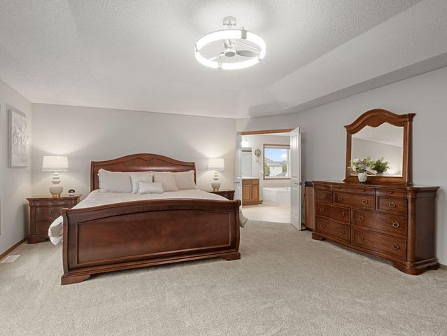 5475 Trailhead Lane SE, Prior Lake, MN 55372