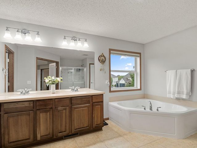 5475 Trailhead Lane SE, Prior Lake, MN 55372