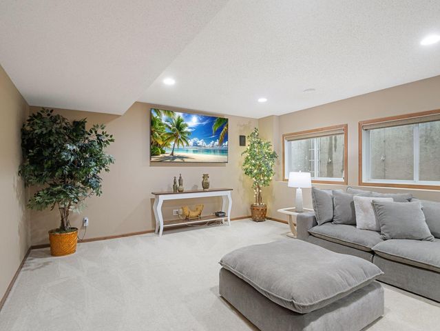 5475 Trailhead Lane SE, Prior Lake, MN 55372