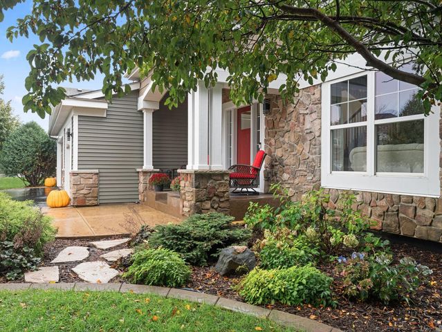5475 Trailhead Lane SE, Prior Lake, MN 55372