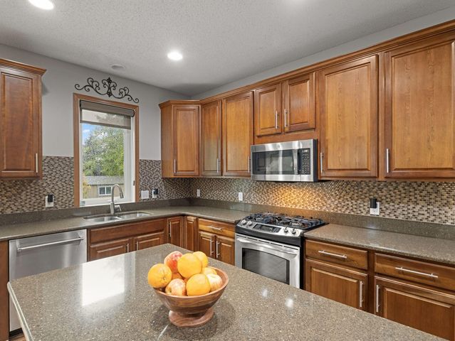 5475 Trailhead Lane SE, Prior Lake, MN 55372