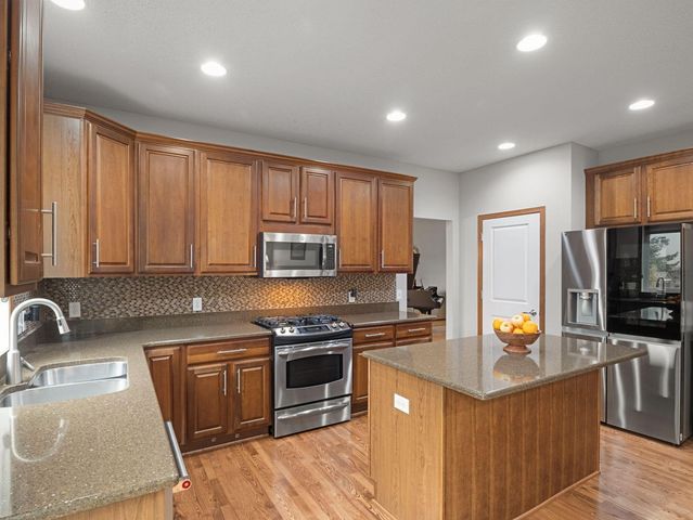 5475 Trailhead Lane SE, Prior Lake, MN 55372