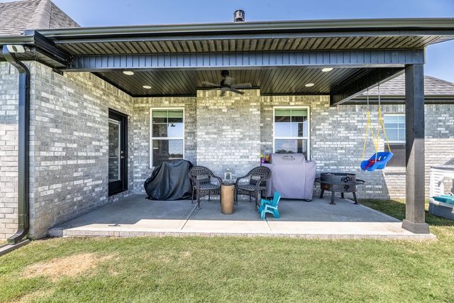 1140 Carrara Street, Tontitown, AR 72762